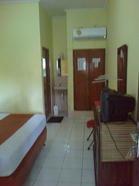 Hotel Puri Nusantara Кута Экстерьер фото