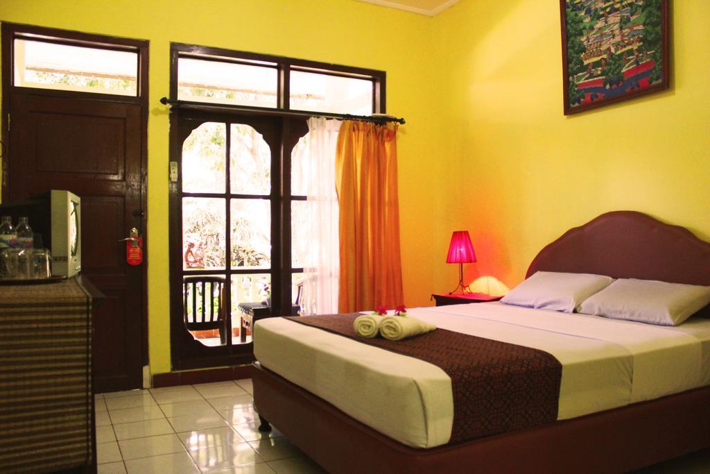Hotel Puri Nusantara Кута Экстерьер фото