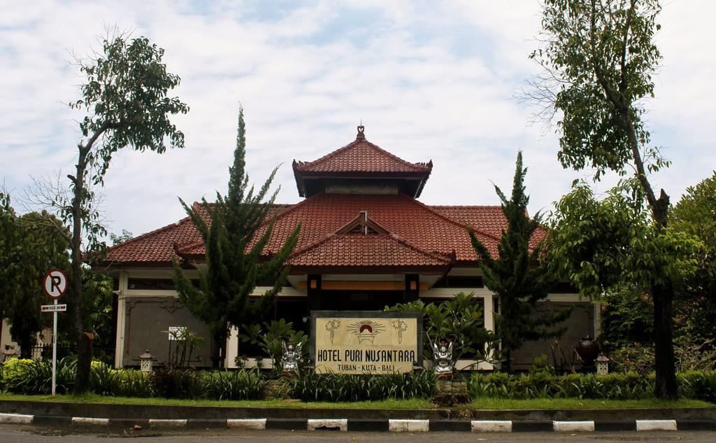Hotel Puri Nusantara Кута Экстерьер фото