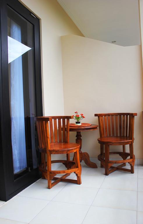 Hotel Puri Nusantara Кута Экстерьер фото